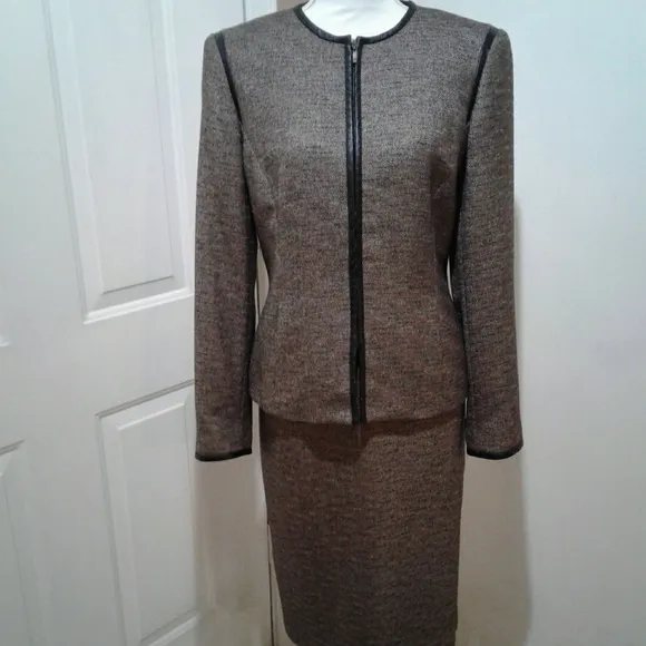 🌺 Very Nice Kasper 2-Piece Skirt Suit