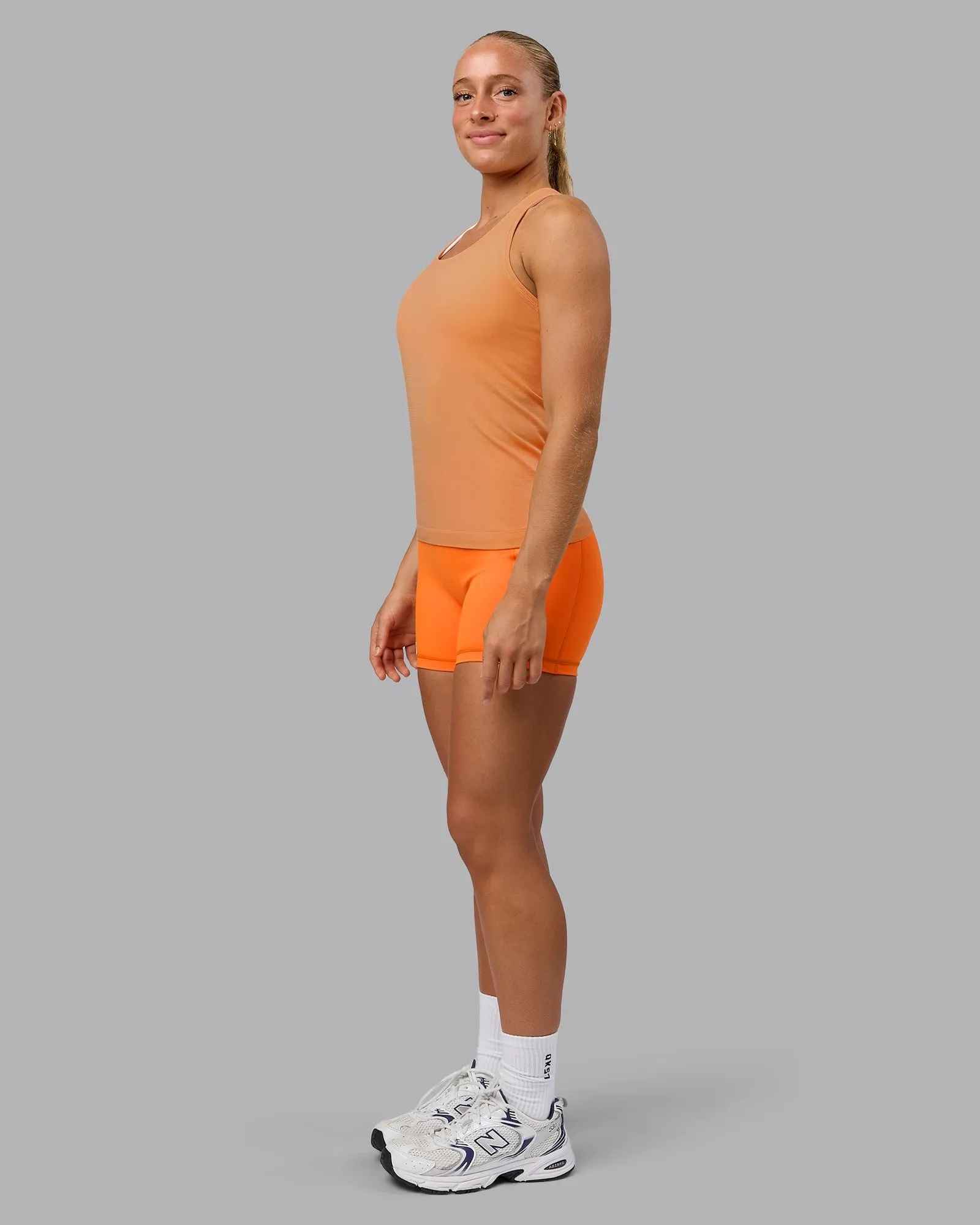 AeroFLX  Seamless Tank - Cantaloupe/Cantaloupe