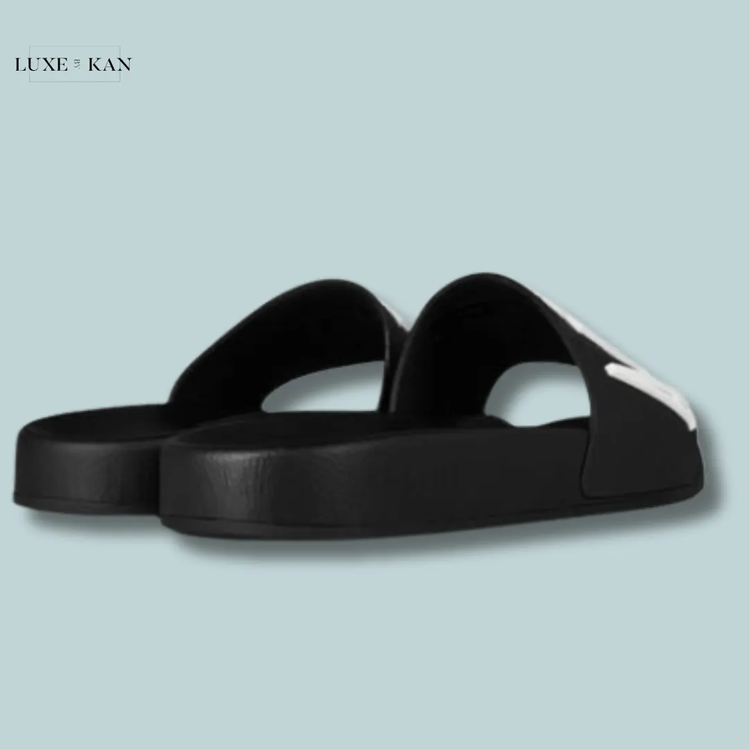 AMIRI
LOGO SLIDERS