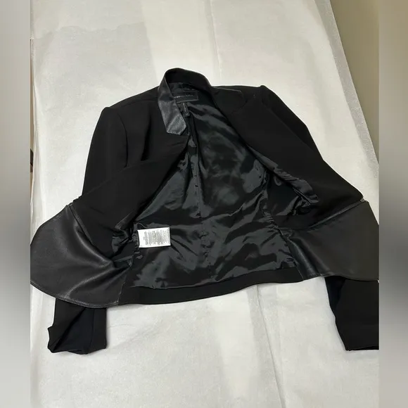 BCBG black faux/leather blazerBCBGMaxAzria🖤