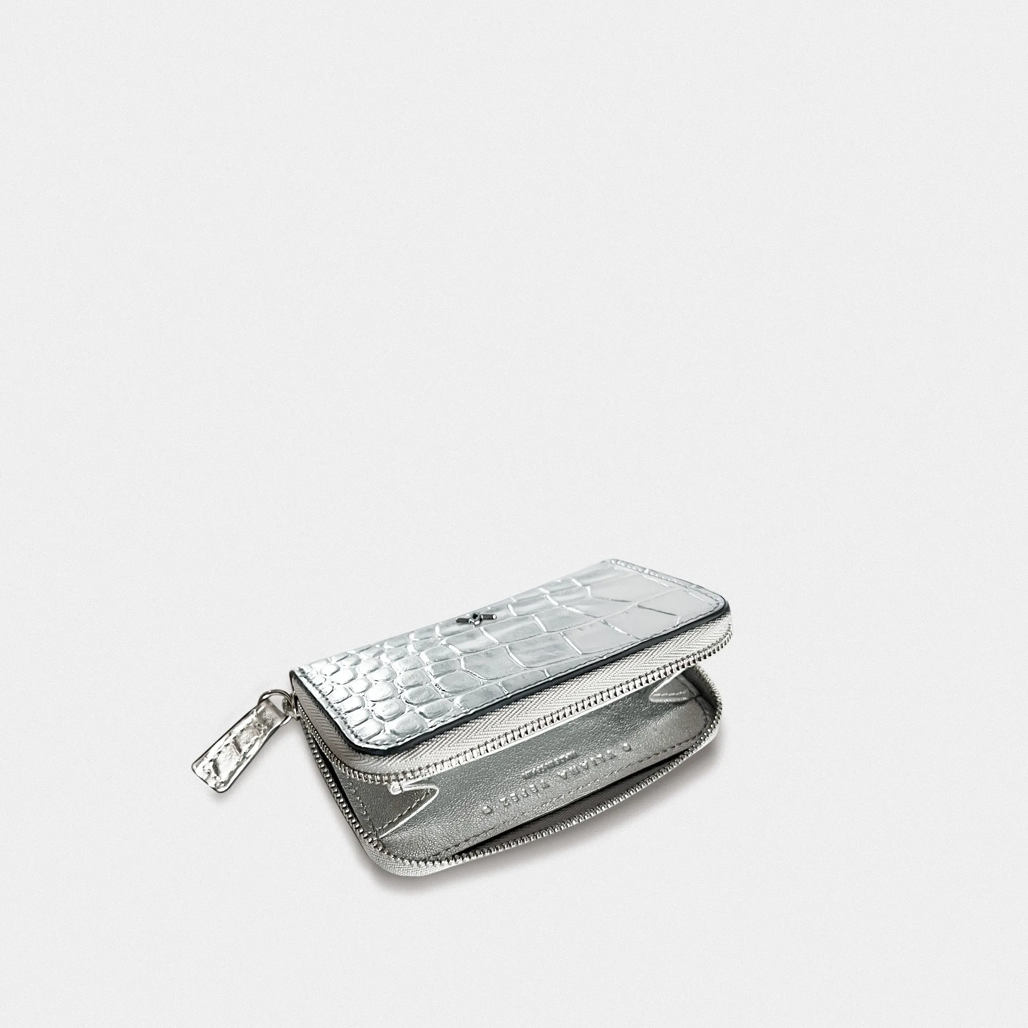 Card holder embossed croc silver