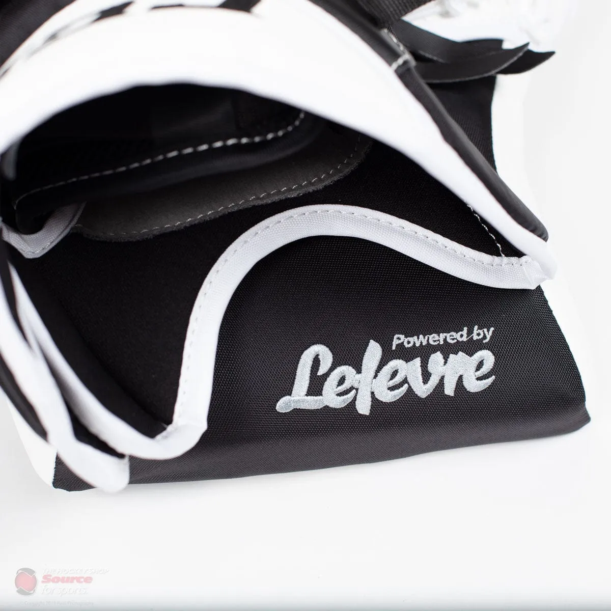 CCM Extreme Flex E4.9 Intermediate Goalie Catcher - Source Exclusive