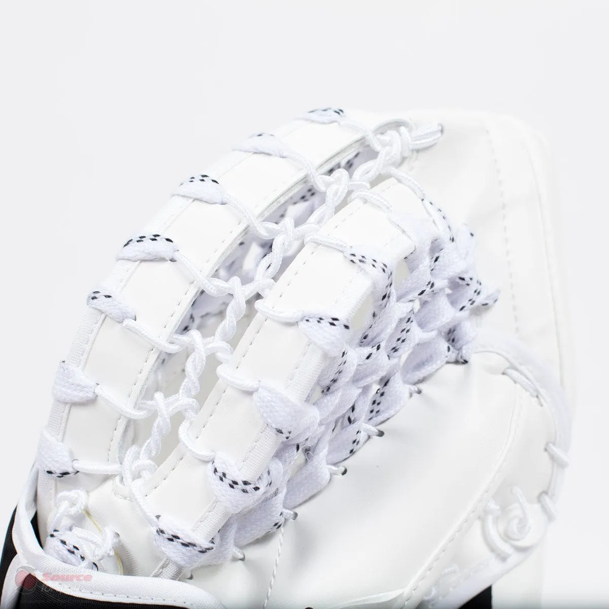 CCM Extreme Flex E4.9 Intermediate Goalie Catcher - Source Exclusive