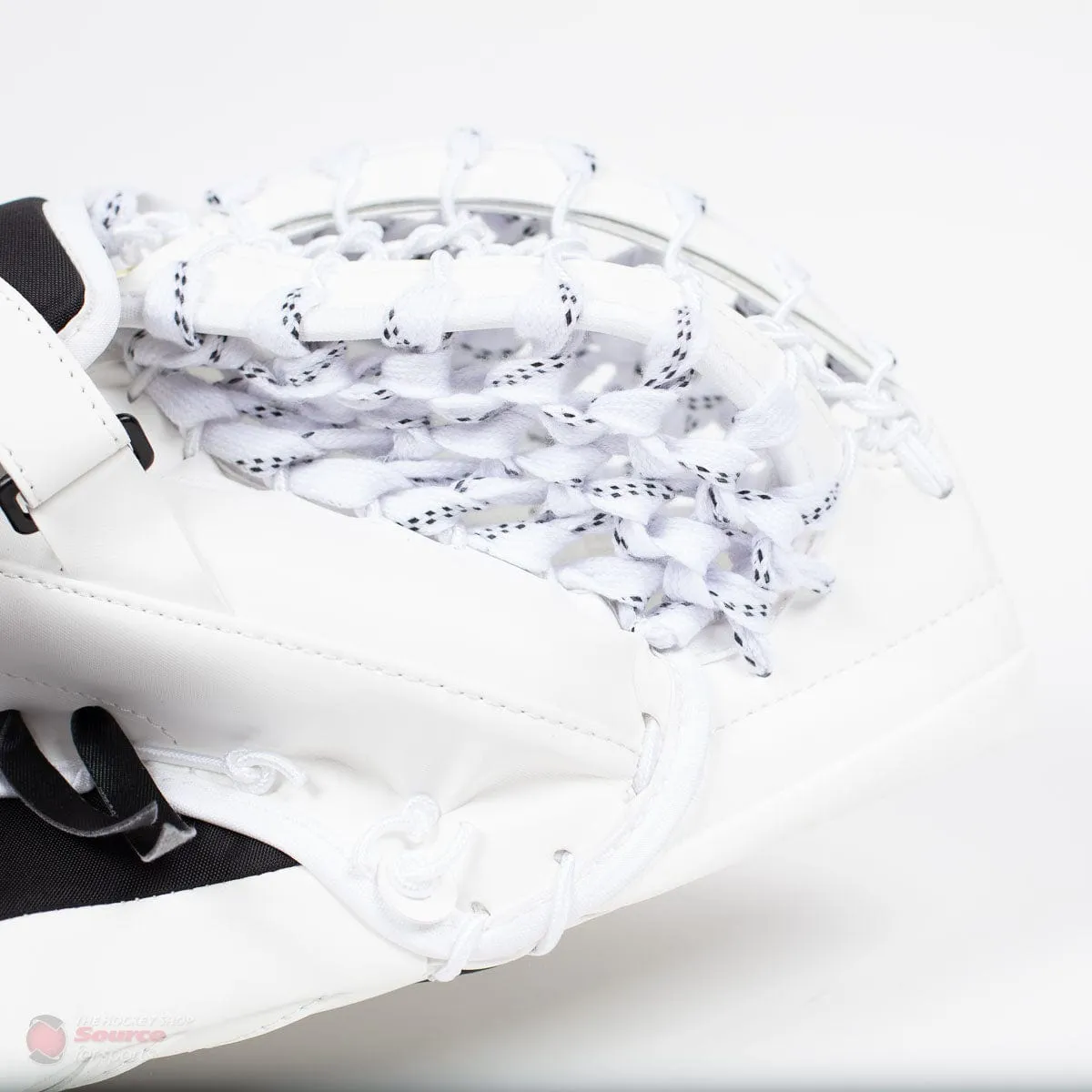 CCM Extreme Flex E4.9 Intermediate Goalie Catcher - Source Exclusive