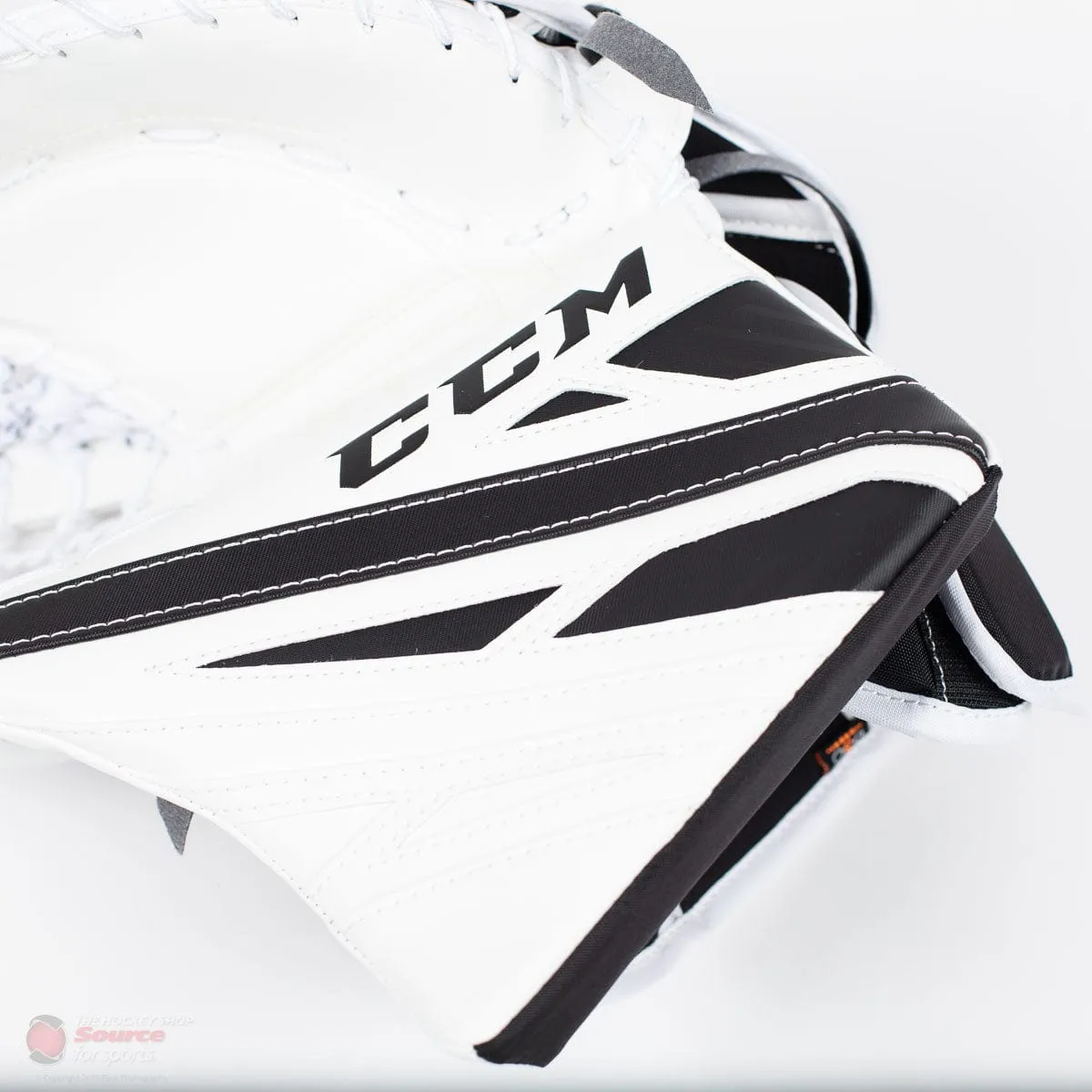 CCM Extreme Flex E4.9 Intermediate Goalie Catcher - Source Exclusive