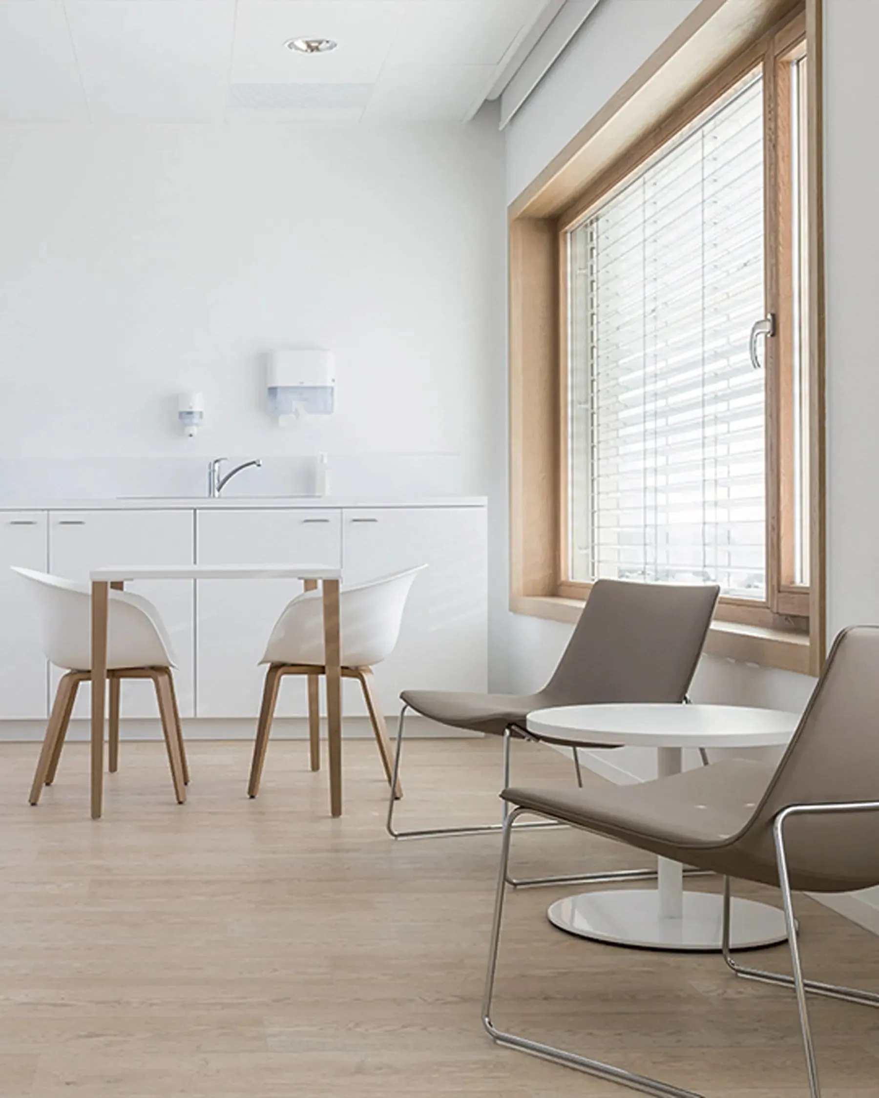 Duna 02 - 4 Wood Legs Chair (4203)