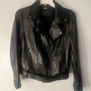 Elodie Black Faux leather cropped Motorcycle Jacket Zippers Belted size Medium