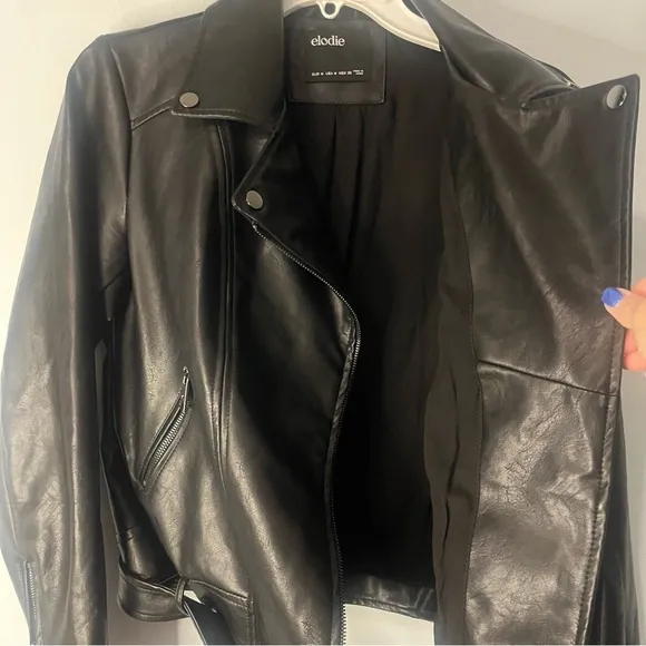 Elodie Black Faux leather cropped Motorcycle Jacket Zippers Belted size Medium