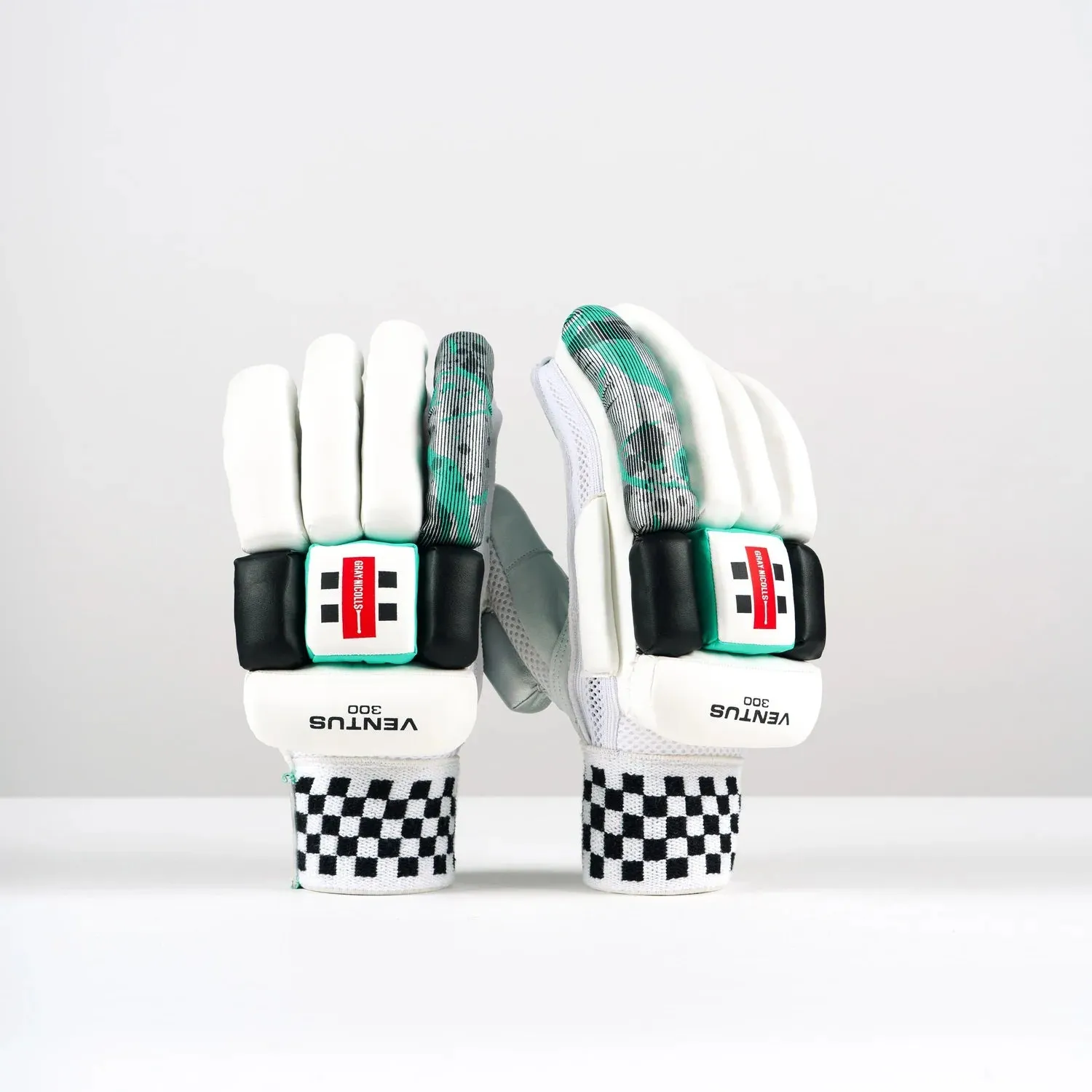 Gray Nicolls Ventus 1.0 300 Junior Batting Gloves
