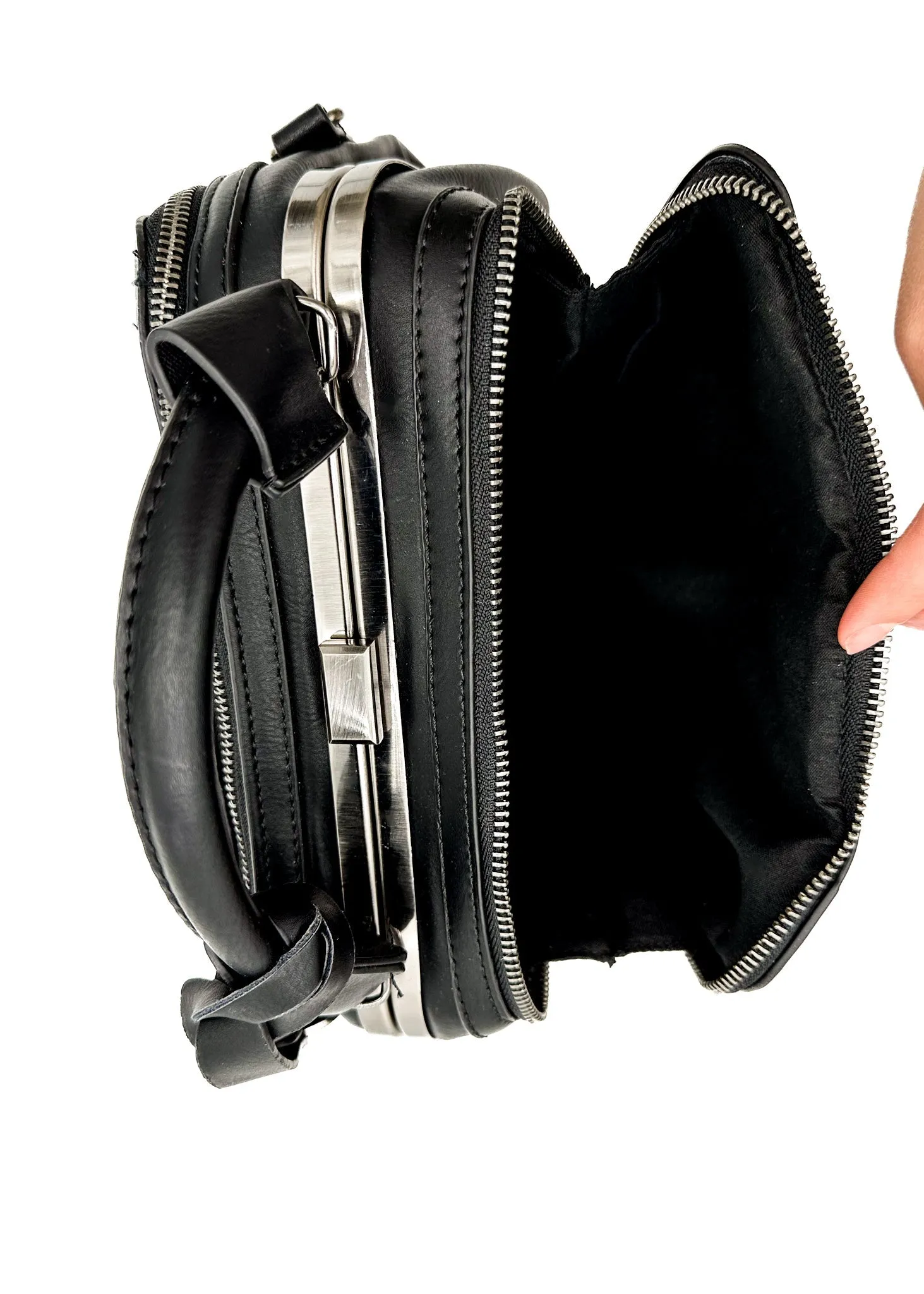 Hazel Blues® |  Savvy Handbag in Black