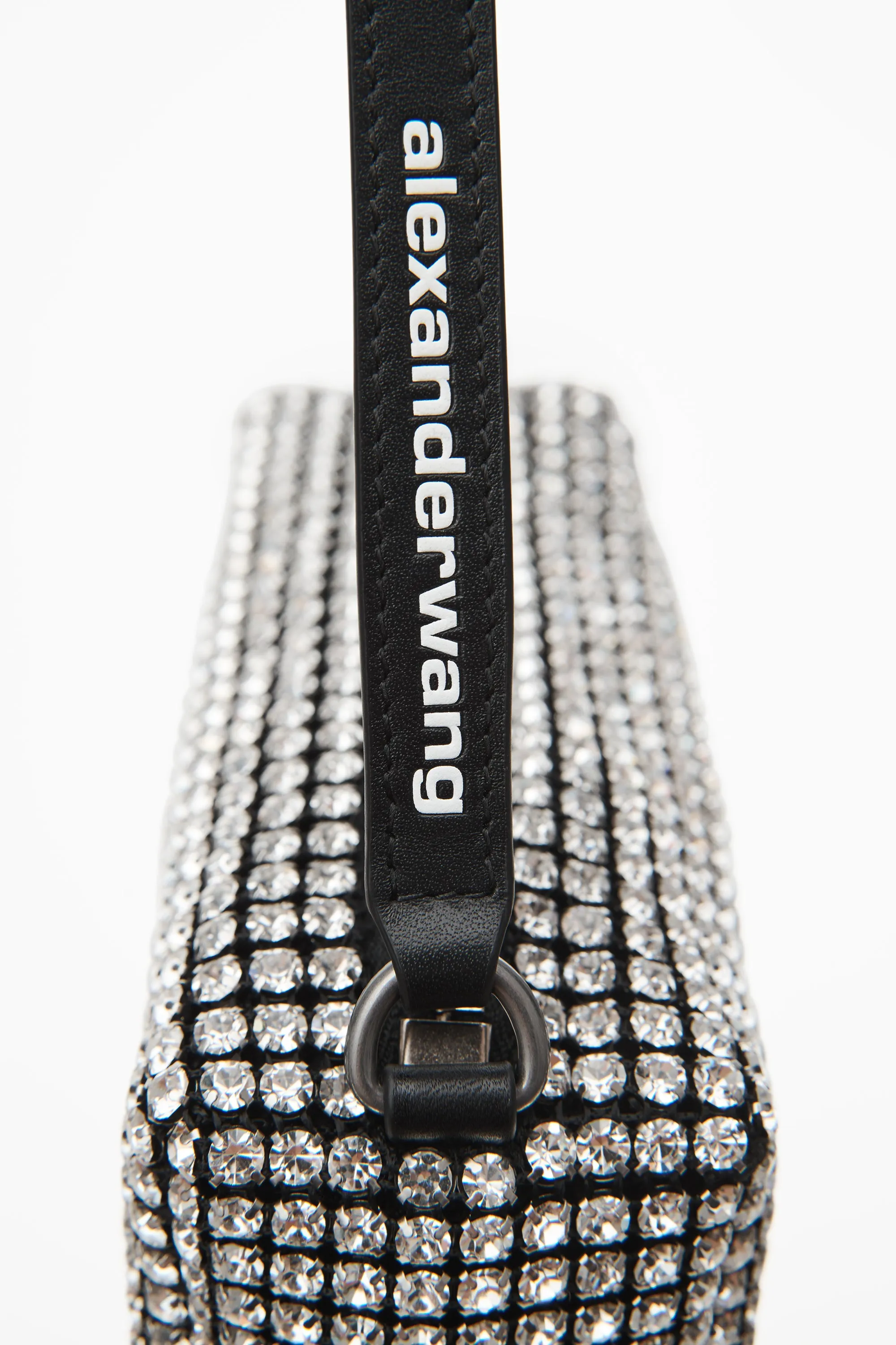 Heiress pouch in crystal mesh
