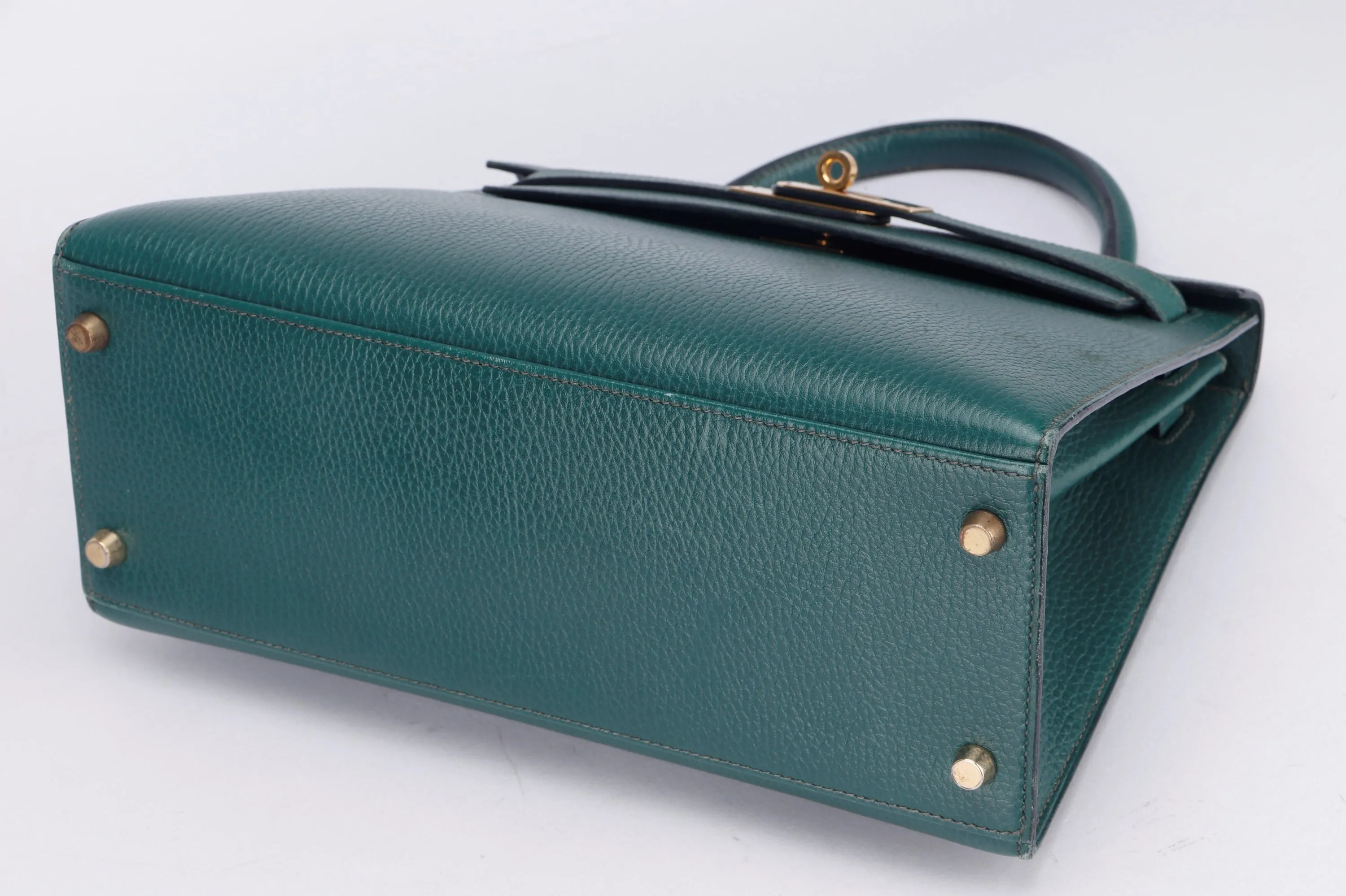 HERMES KELLY 28 SELLIER (STAMP X (1994)) VERT CLAIRE ARDENNES LEATHER GOLD HARDWARE, WITH KEYS, LOCK, STRAP & DUST COVER