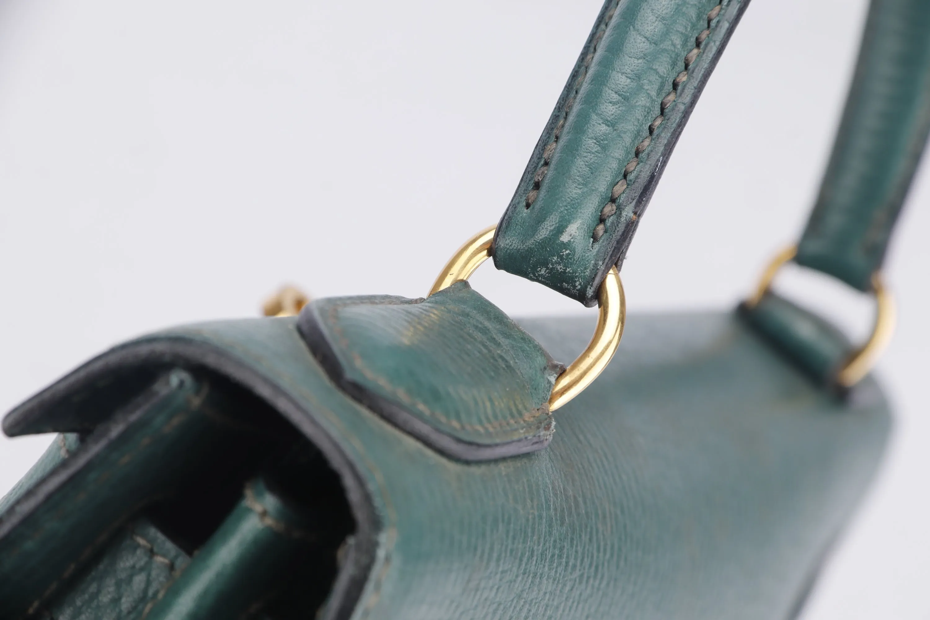 HERMES KELLY 28 SELLIER (STAMP X (1994)) VERT CLAIRE ARDENNES LEATHER GOLD HARDWARE, WITH KEYS, LOCK, STRAP & DUST COVER