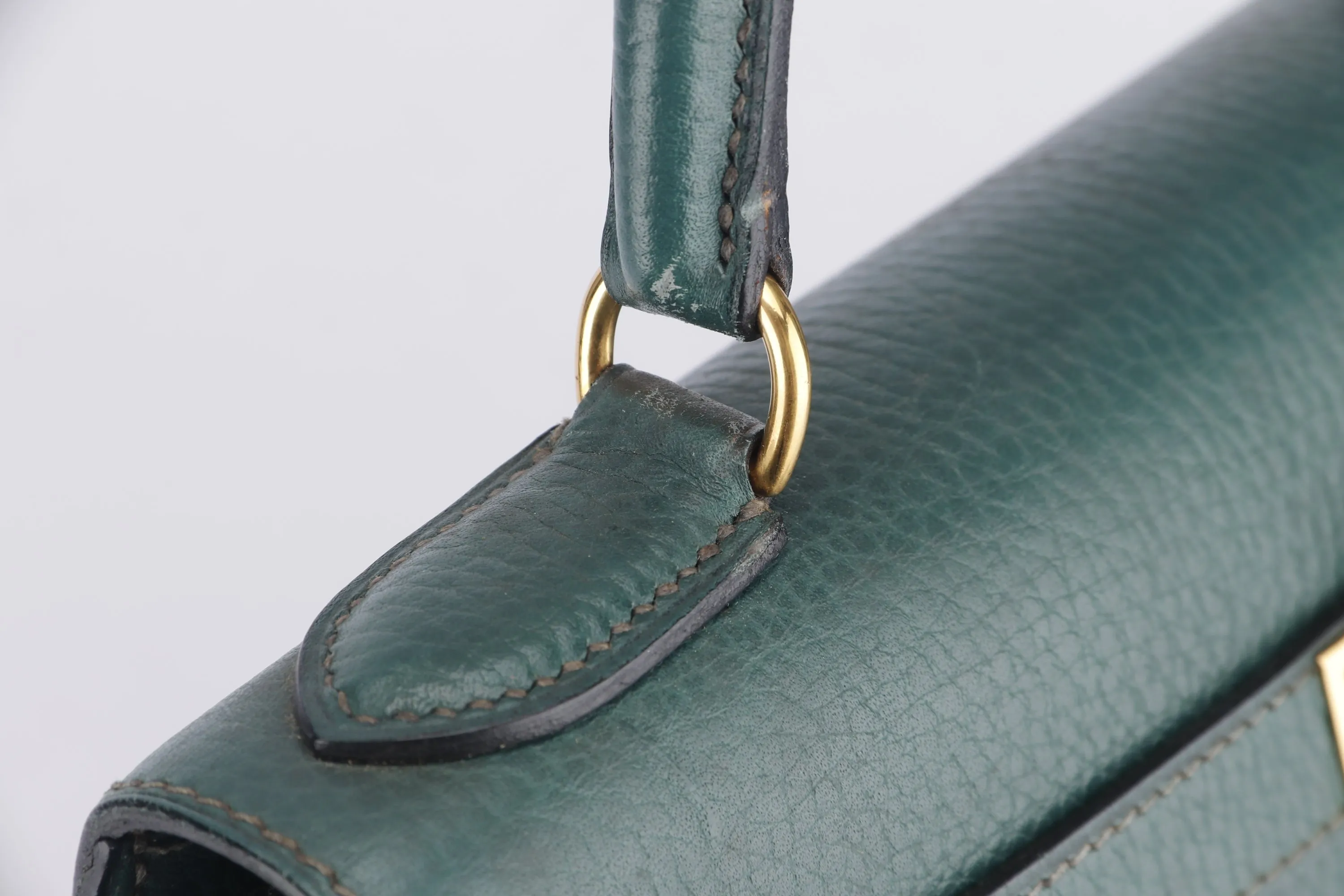 HERMES KELLY 28 SELLIER (STAMP X (1994)) VERT CLAIRE ARDENNES LEATHER GOLD HARDWARE, WITH KEYS, LOCK, STRAP & DUST COVER