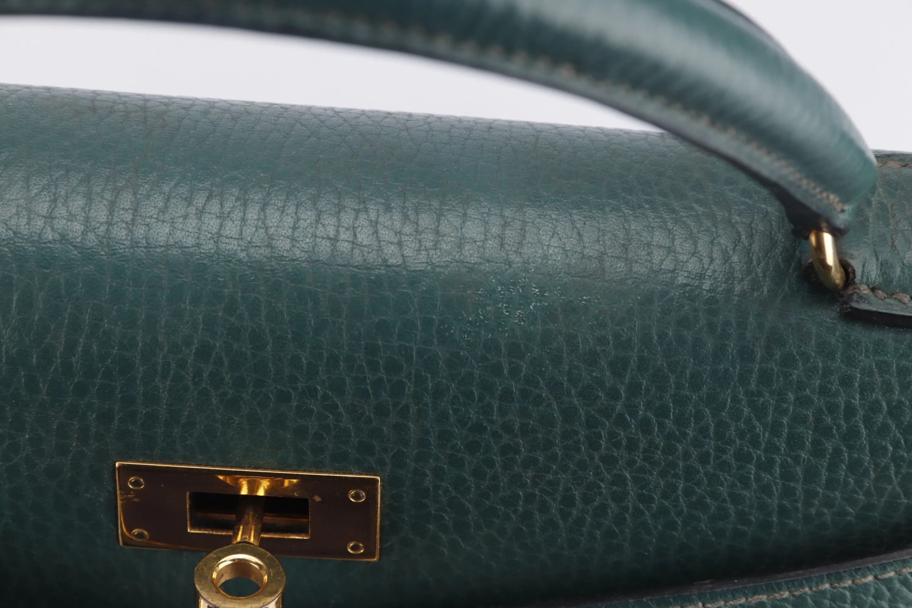 HERMES KELLY 28 SELLIER (STAMP X (1994)) VERT CLAIRE ARDENNES LEATHER GOLD HARDWARE, WITH KEYS, LOCK, STRAP & DUST COVER