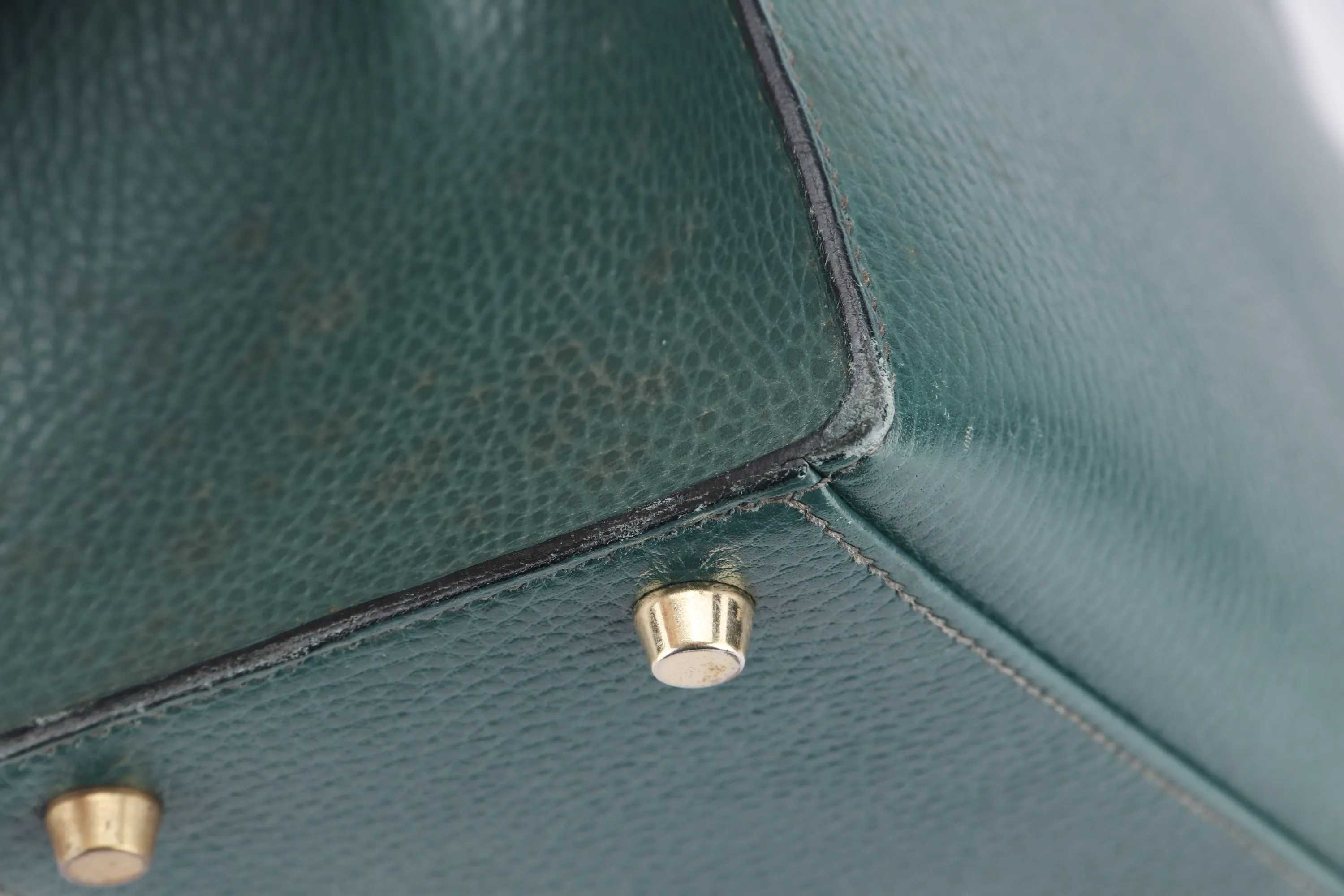 HERMES KELLY 28 SELLIER (STAMP X (1994)) VERT CLAIRE ARDENNES LEATHER GOLD HARDWARE, WITH KEYS, LOCK, STRAP & DUST COVER