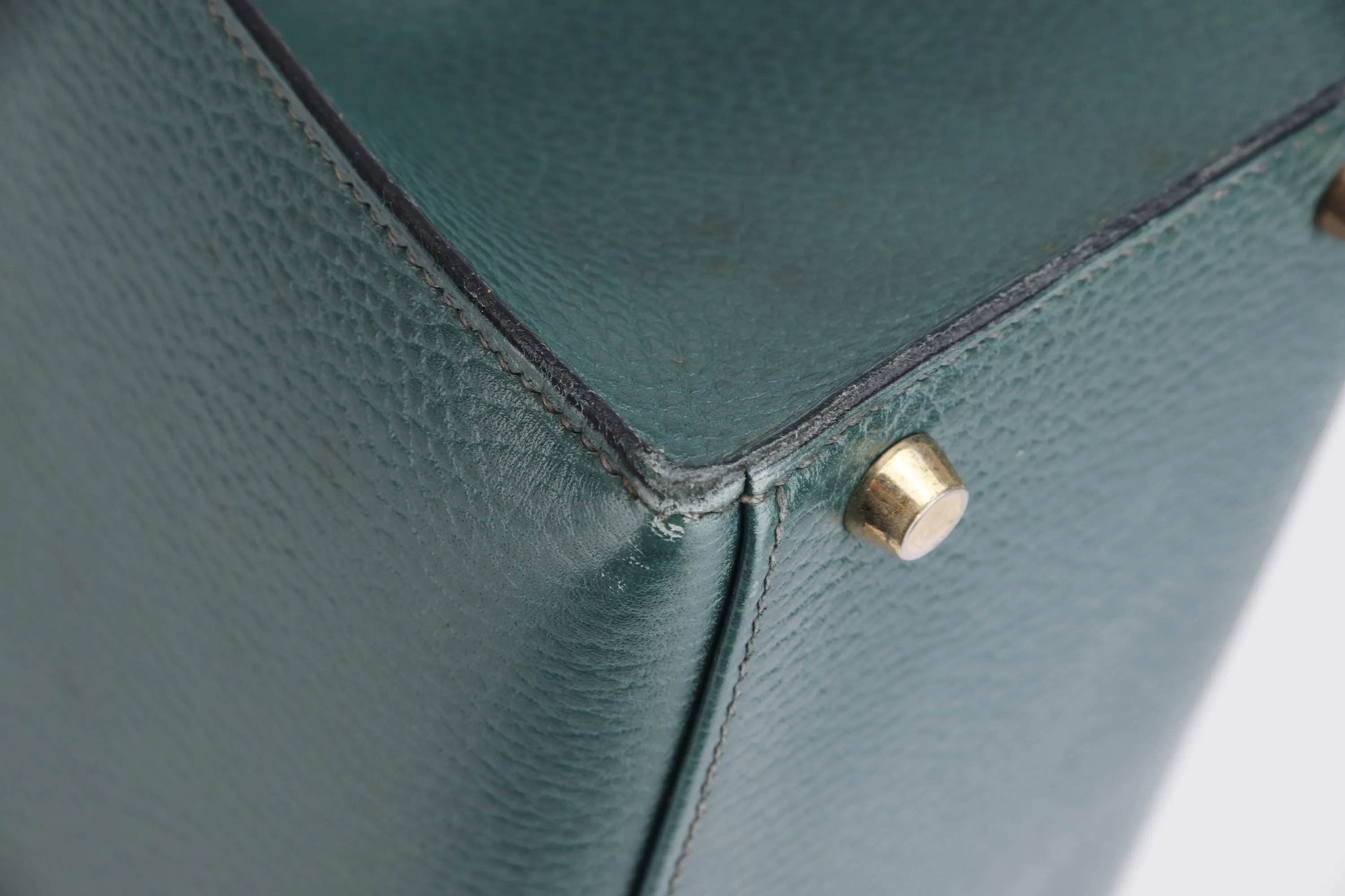 HERMES KELLY 28 SELLIER (STAMP X (1994)) VERT CLAIRE ARDENNES LEATHER GOLD HARDWARE, WITH KEYS, LOCK, STRAP & DUST COVER