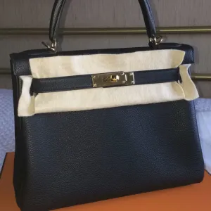 Hermès Kelly 28 Noir (Black) Togo Gold Hardware GHW