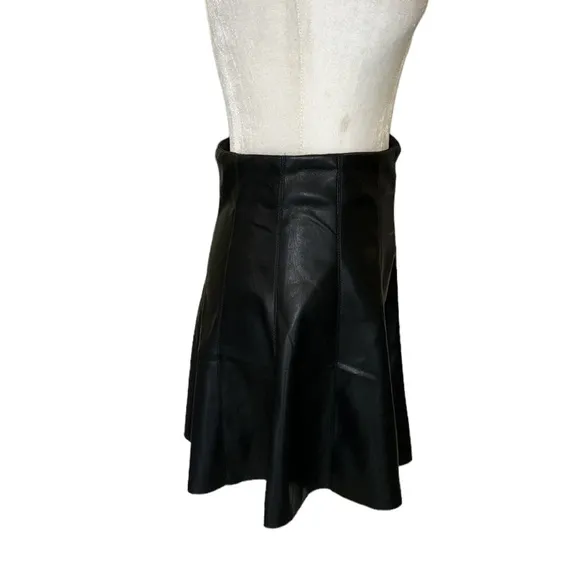House of Harlow 1960 Black Vegan Leather Pleated Flared Peplum Mini Skirt - XS