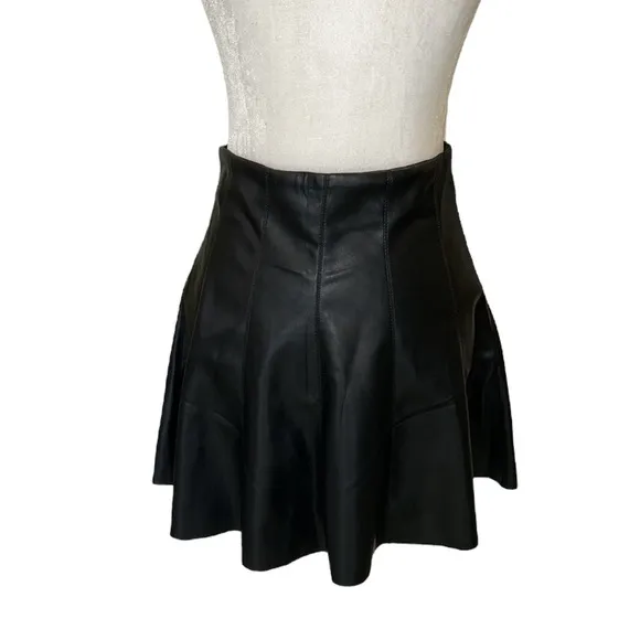House of Harlow 1960 Black Vegan Leather Pleated Flared Peplum Mini Skirt - XS