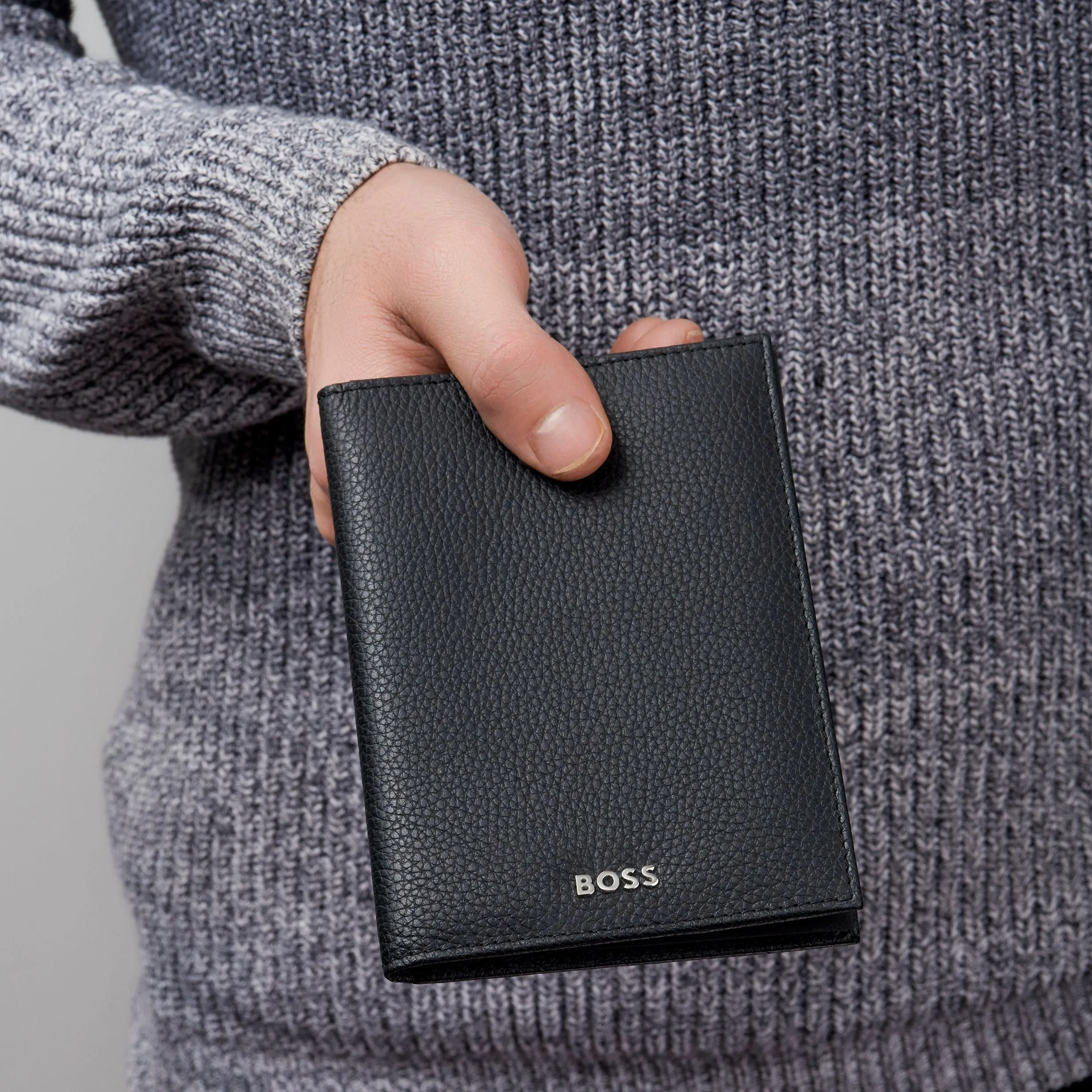 HUGO BOSS HLP416A-Passport holder Classic Grained Black