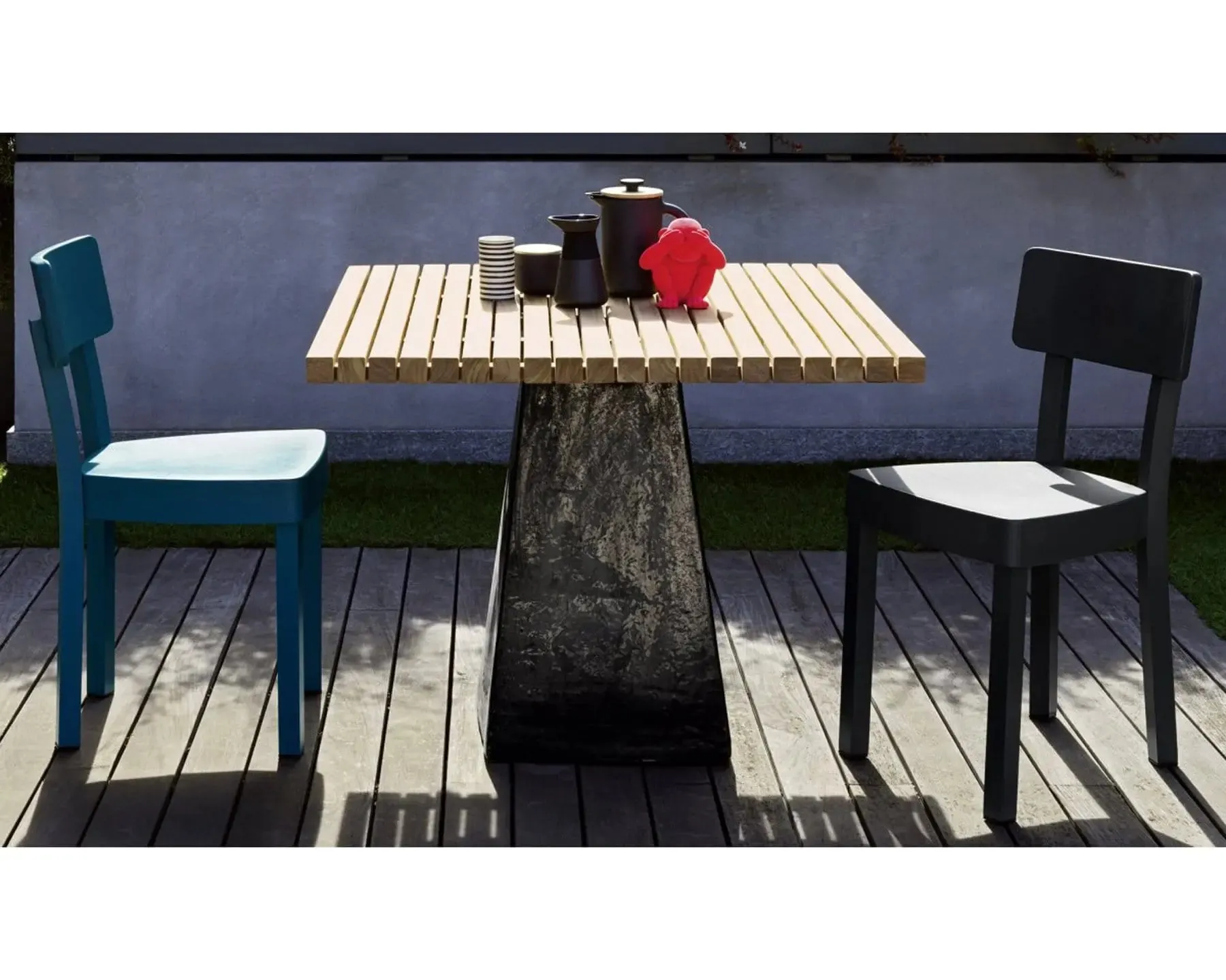 InOut 23 Chair