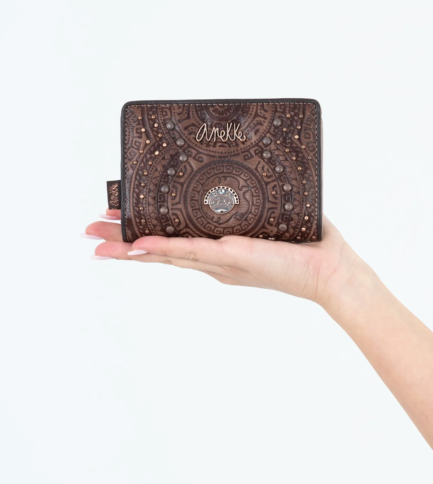 Ixchel Medium-sized purse with a zip