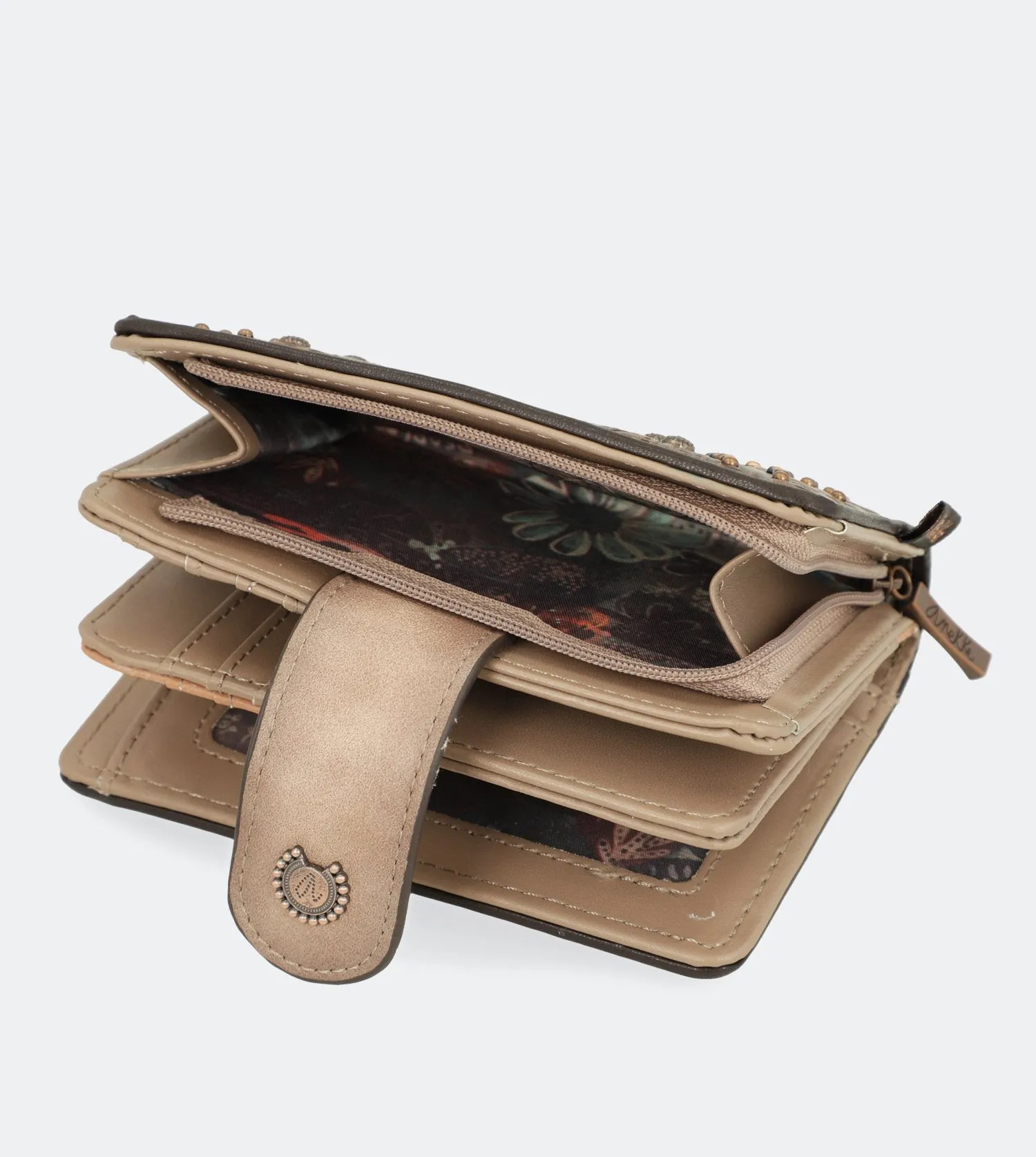 Ixchel Medium-sized purse with a zip