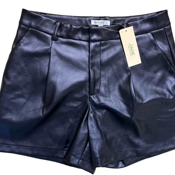 JADE NWT Faux Leather Pleated Pocket Shorts Size 8 in Black