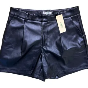 JADE NWT Faux Leather Pleated Pocket Shorts Size 8 in Black