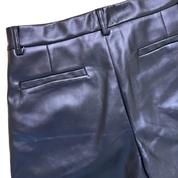 JADE NWT Faux Leather Pleated Pocket Shorts Size 8 in Black