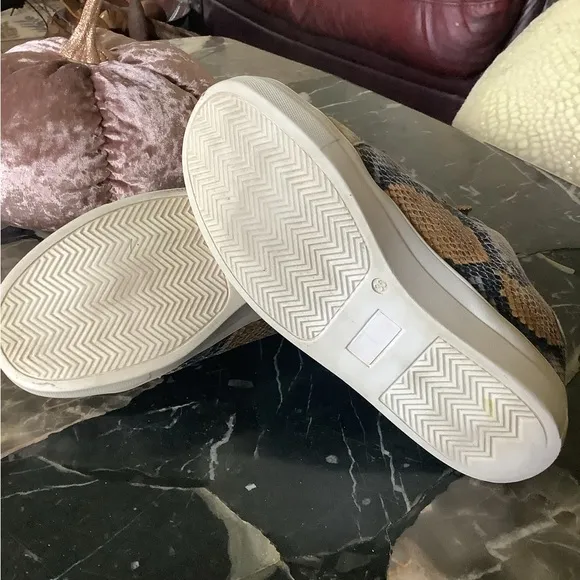 Kurt Geiger mini junior Liviah snake skin leather sneakers size US 4/36