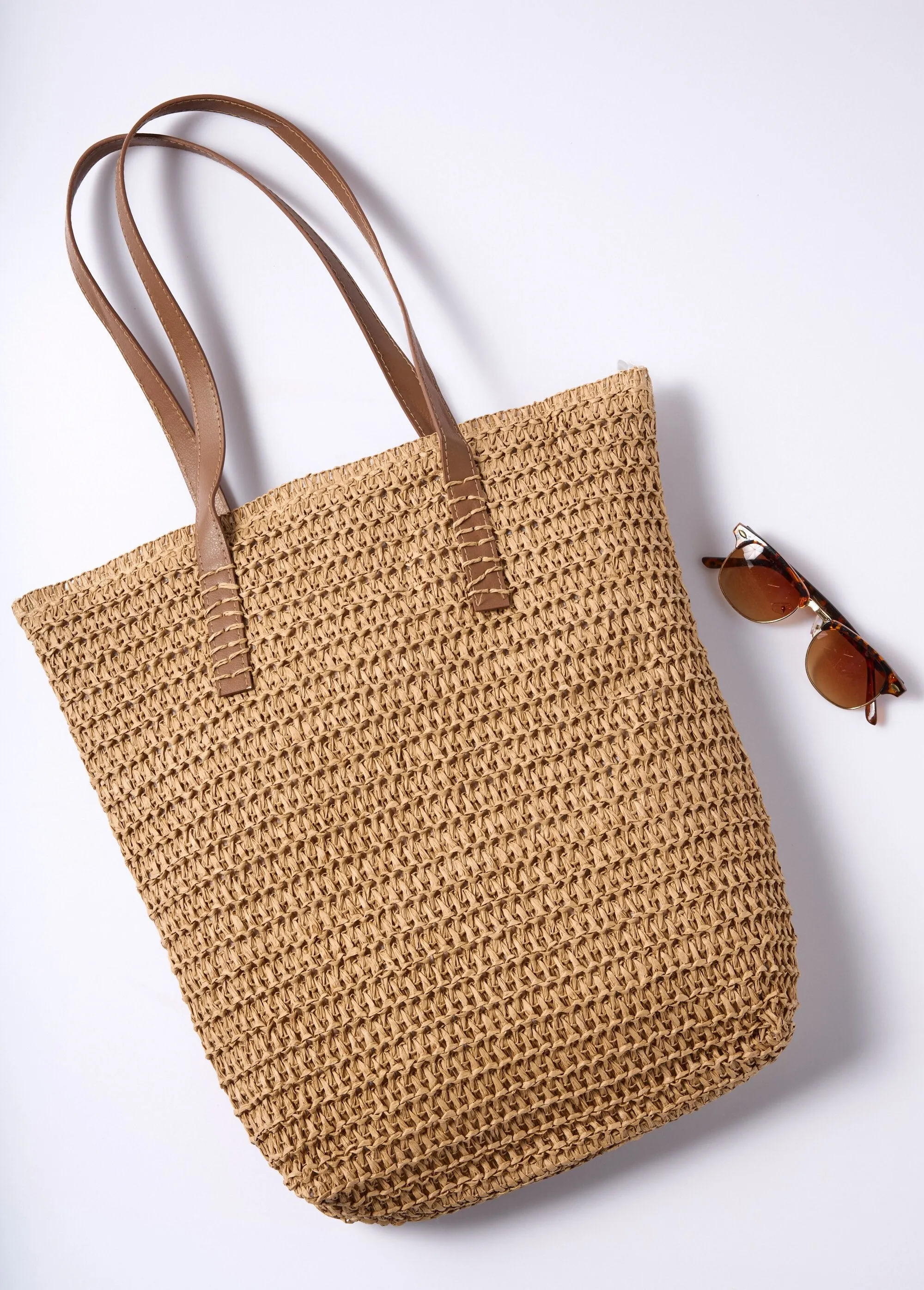 Large straw bag, faux leather handles
