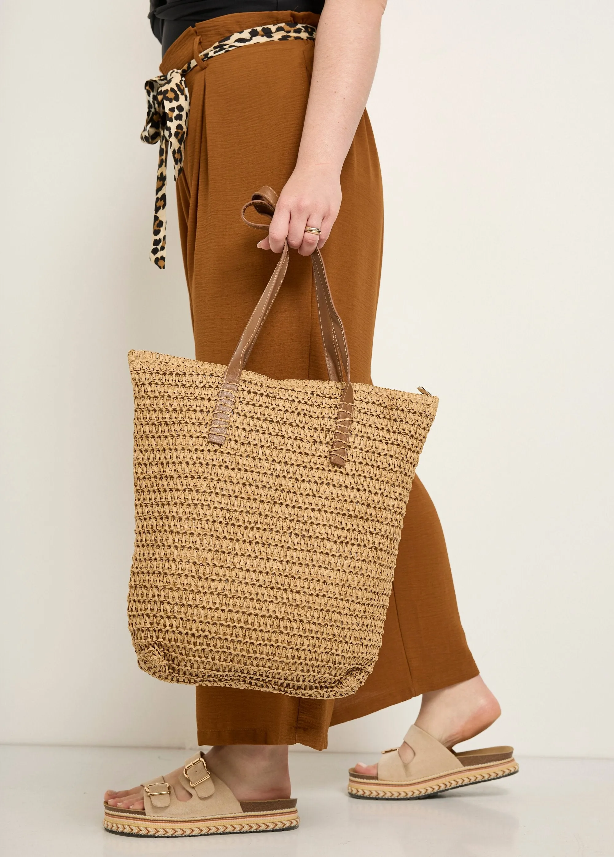Large straw bag, faux leather handles