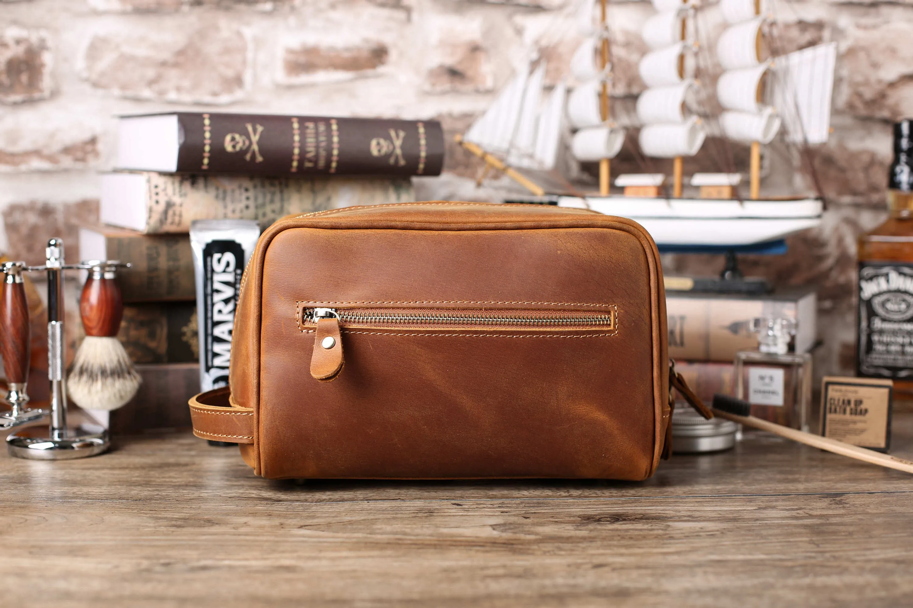 Leather dopp kit, Personalized groomsmen gift, leather dopp kit, mens leather toiletry bag, mens dopp kit, mens toiletry bag