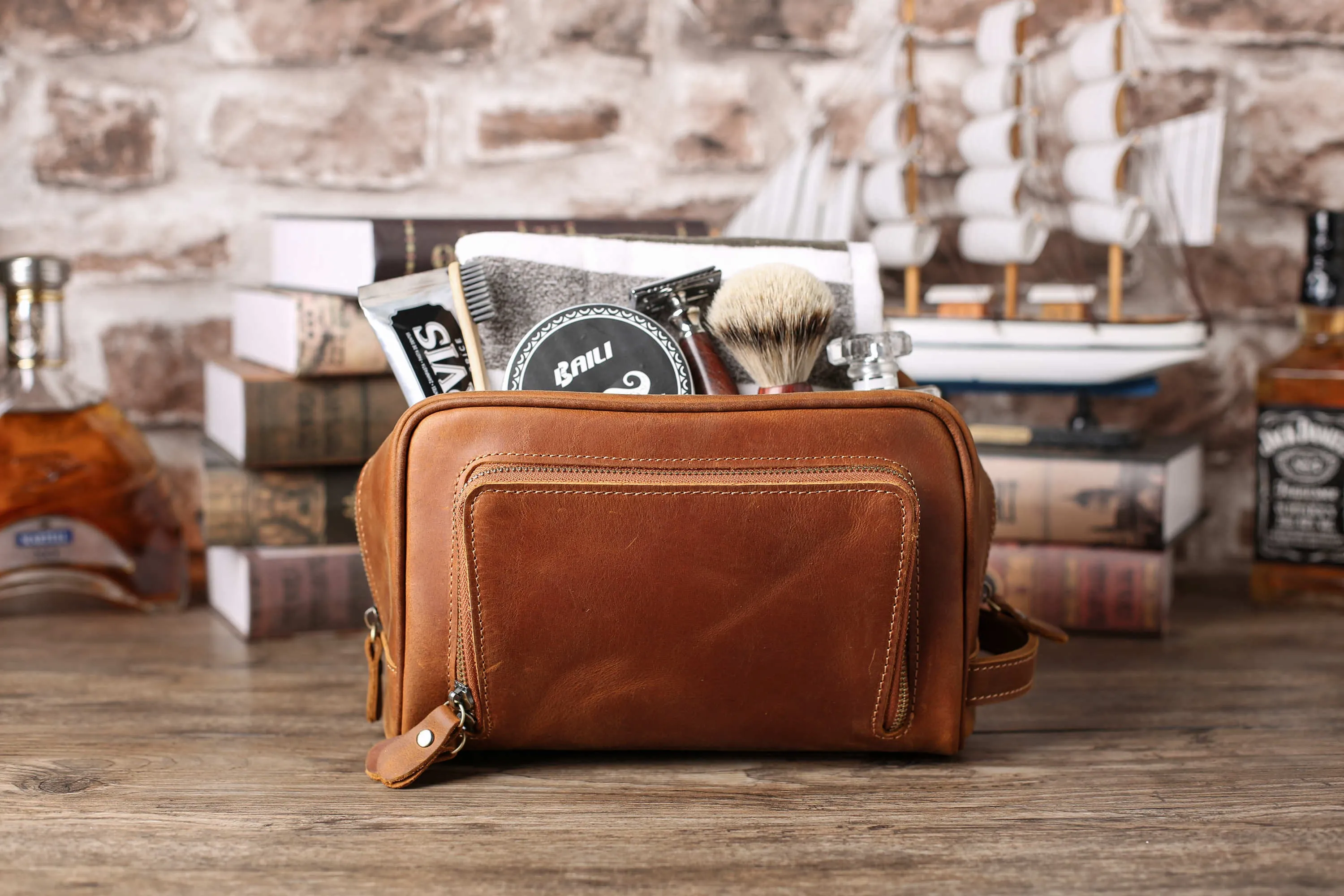 Leather dopp kit, Personalized groomsmen gift, leather dopp kit, mens leather toiletry bag, mens dopp kit, mens toiletry bag