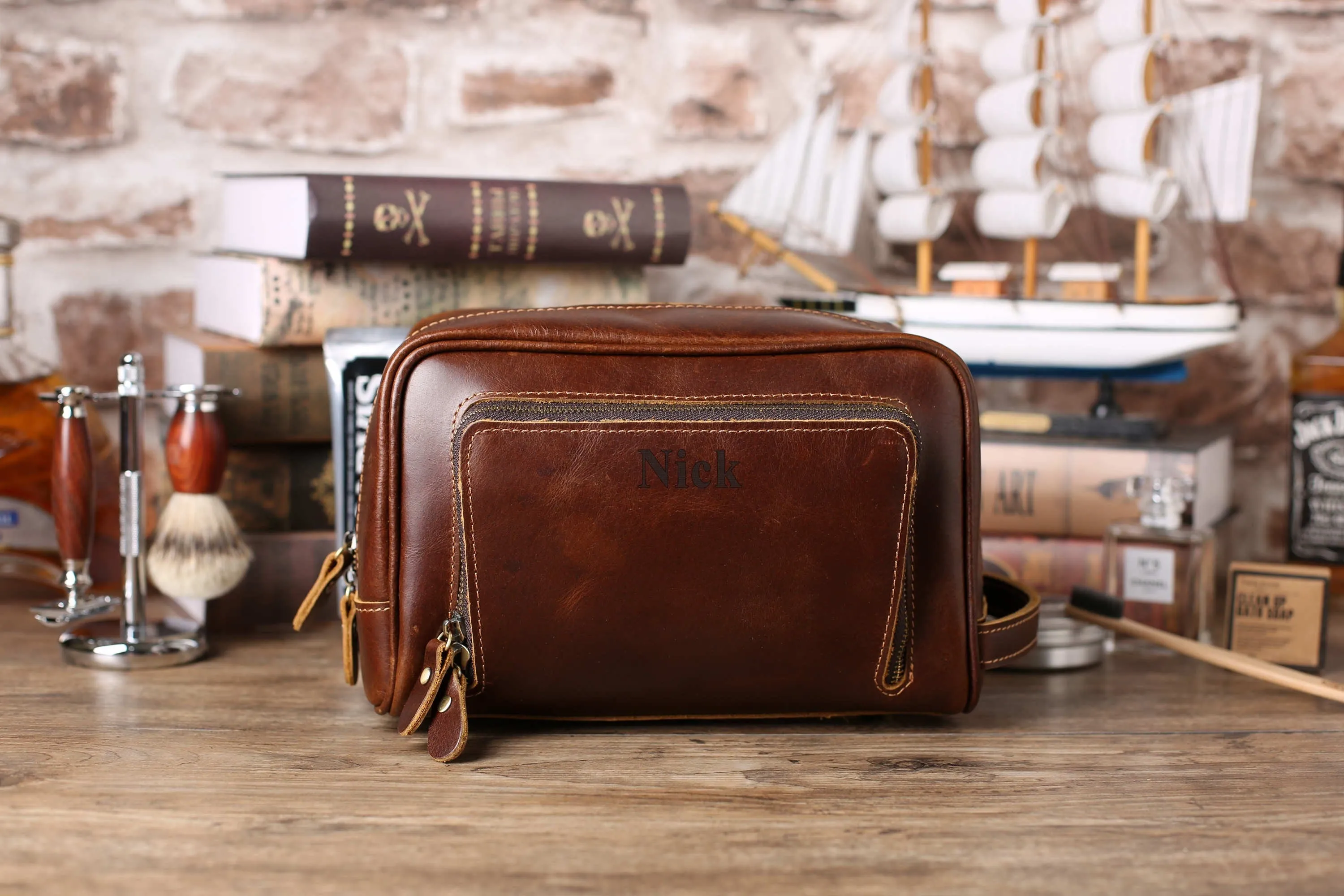 Leather dopp kit, Personalized groomsmen gift, leather dopp kit, mens leather toiletry bag, mens dopp kit, mens toiletry bag