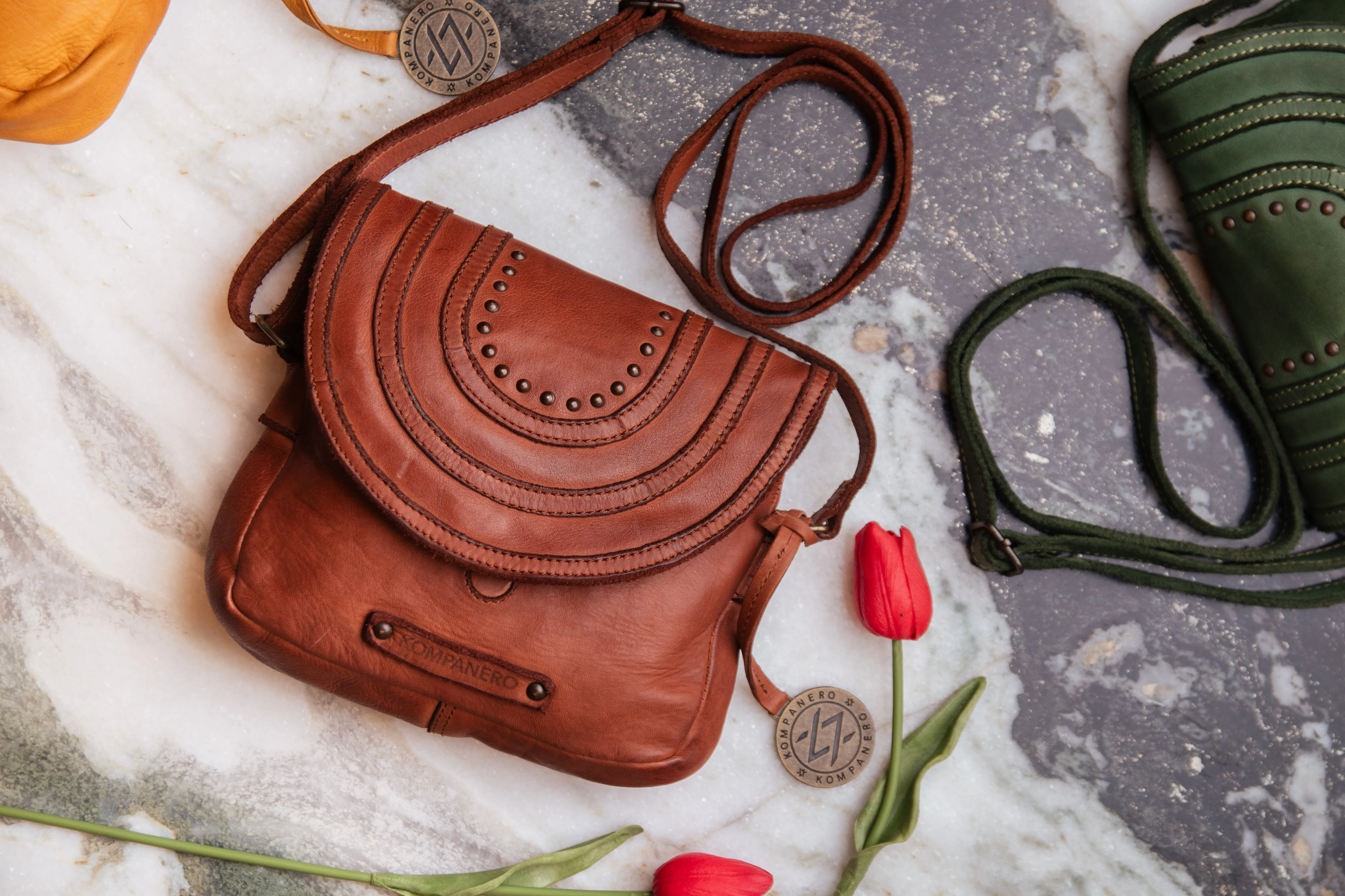 Lucy - The Crossbody