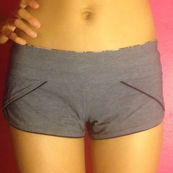 Lululemon surf to sand shorts