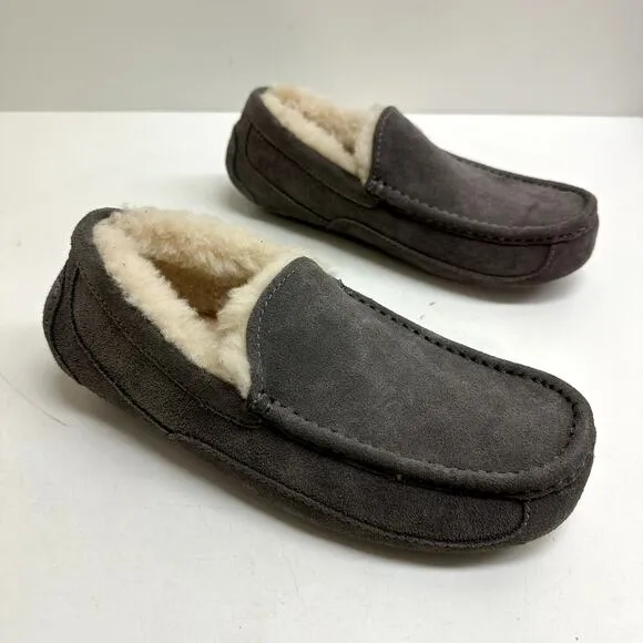 NWOT UGG Ascot Slipper Grey Suede Shearling Lined Men's Size 8