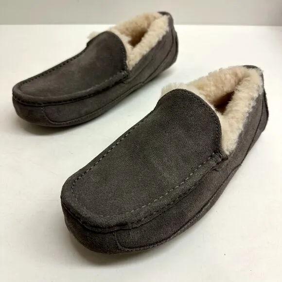 NWOT UGG Ascot Slipper Grey Suede Shearling Lined Men's Size 8