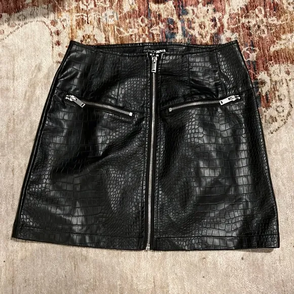 NWT Fashion Nova Croc In The Night Mini Skirt - Black Size