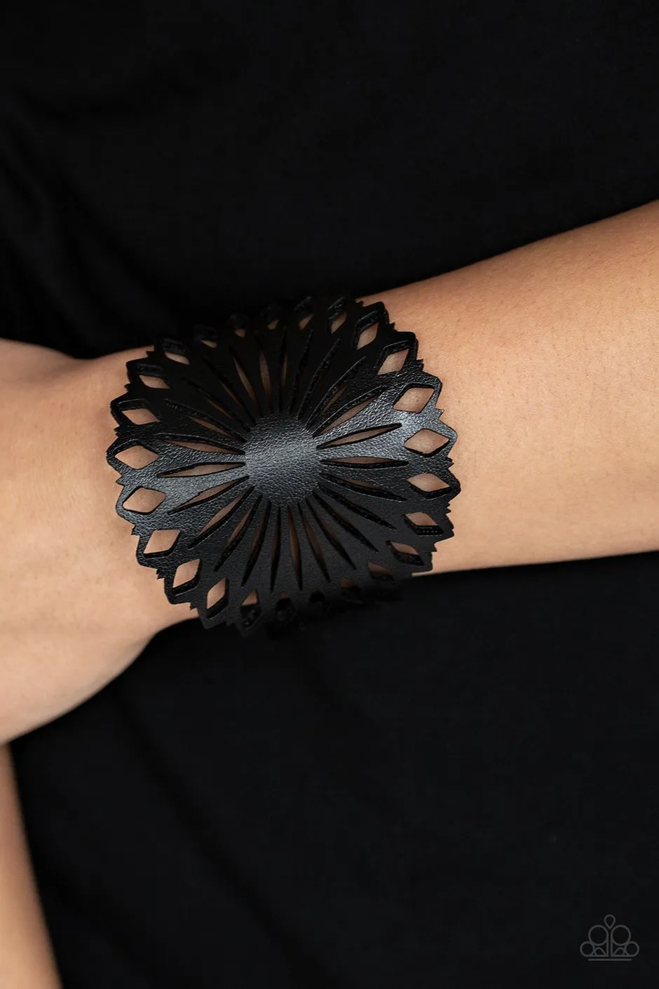 Paparazzi Wildflower Garden - Leather Wrap Bracelet