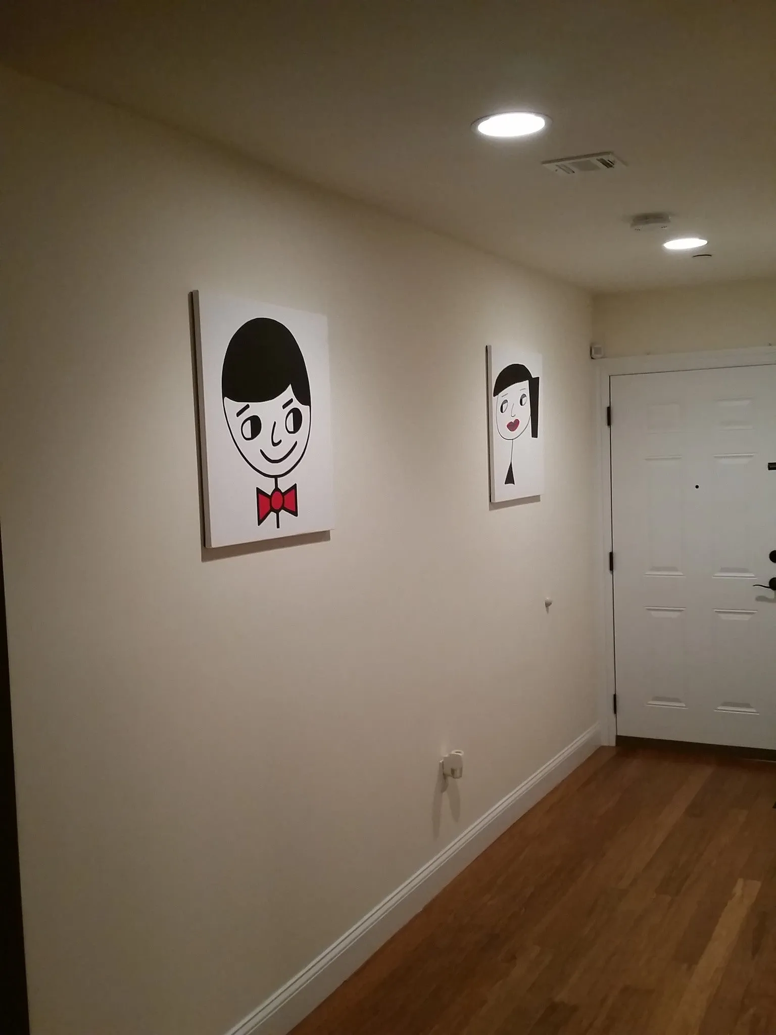 "Lynn Beauty-Face" Canvas Art
