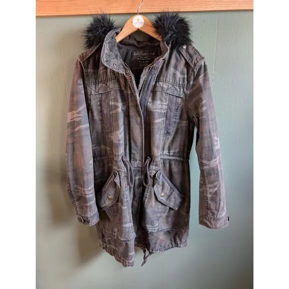 S American Eagle Camo Parka