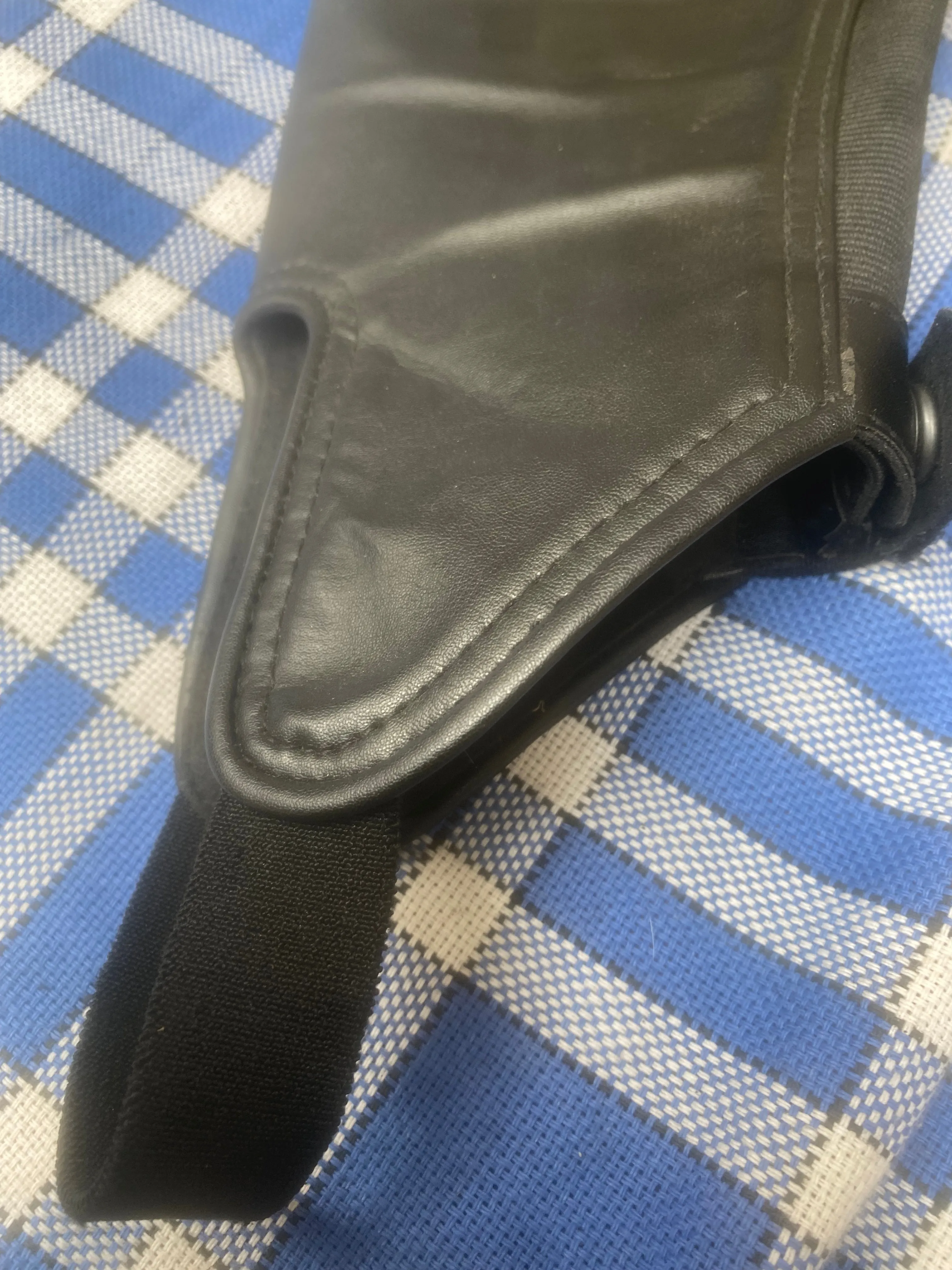 Shires black leather chaps size small 🟢