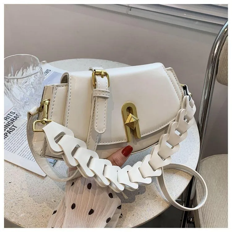 Spring New Style Woven One-shoulder Handbag Simple Cross-body Saddle Bag