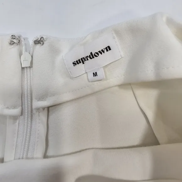 Superdown Sonya Skort in White