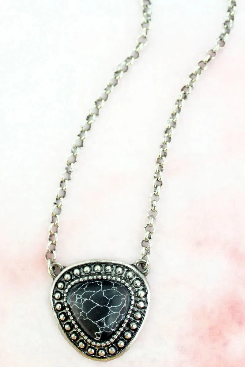 TAHOE TRIANGLE CHOKER