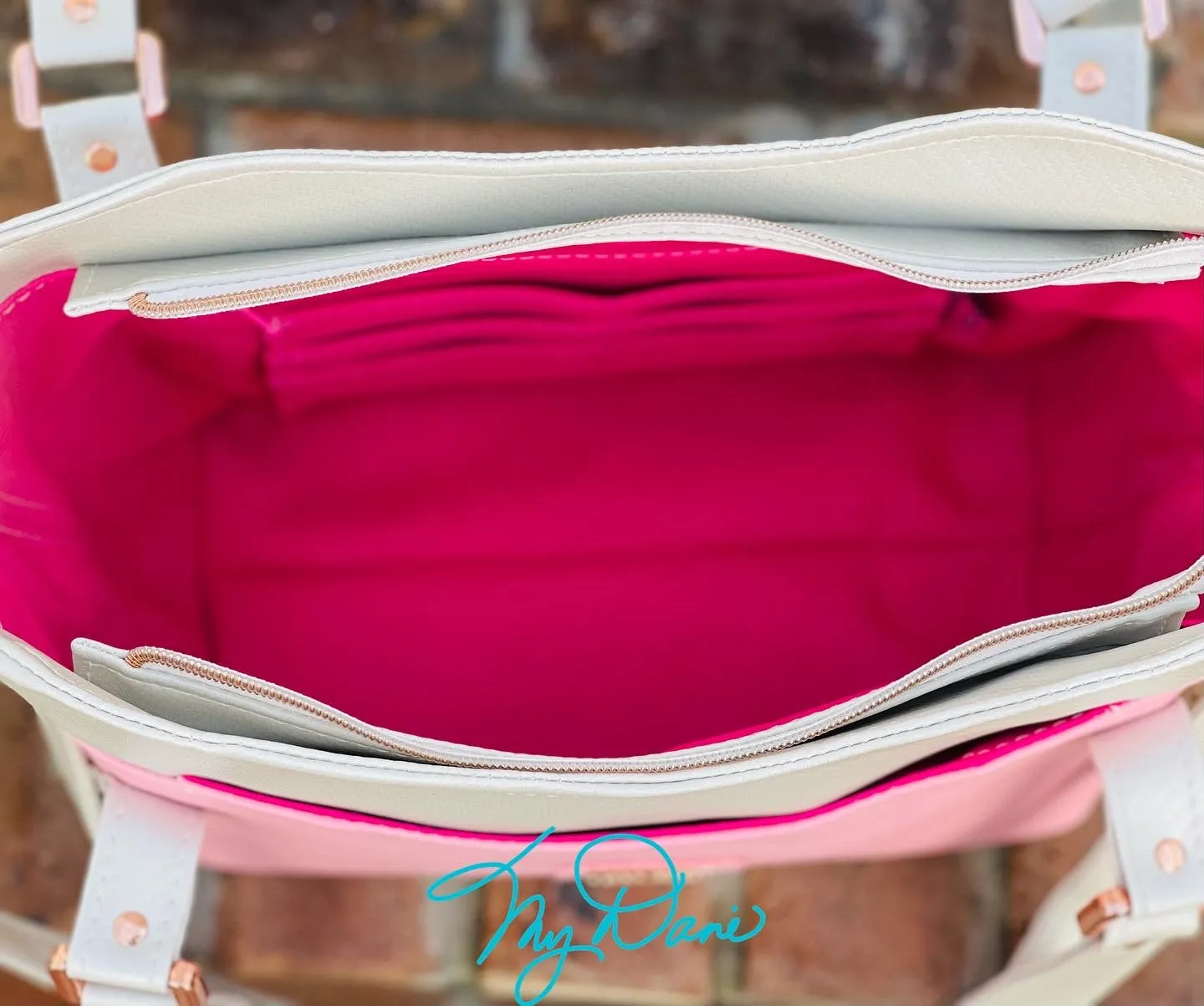The Hireath Handbag in Pink and Textured White